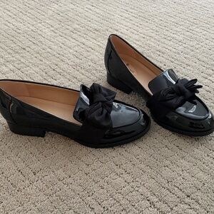 Bandolino Black Patent Bow Loafers